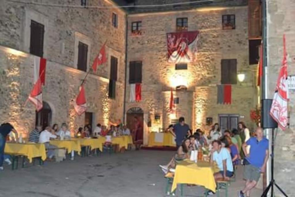 Villa Marta Contignano Exteriör bild